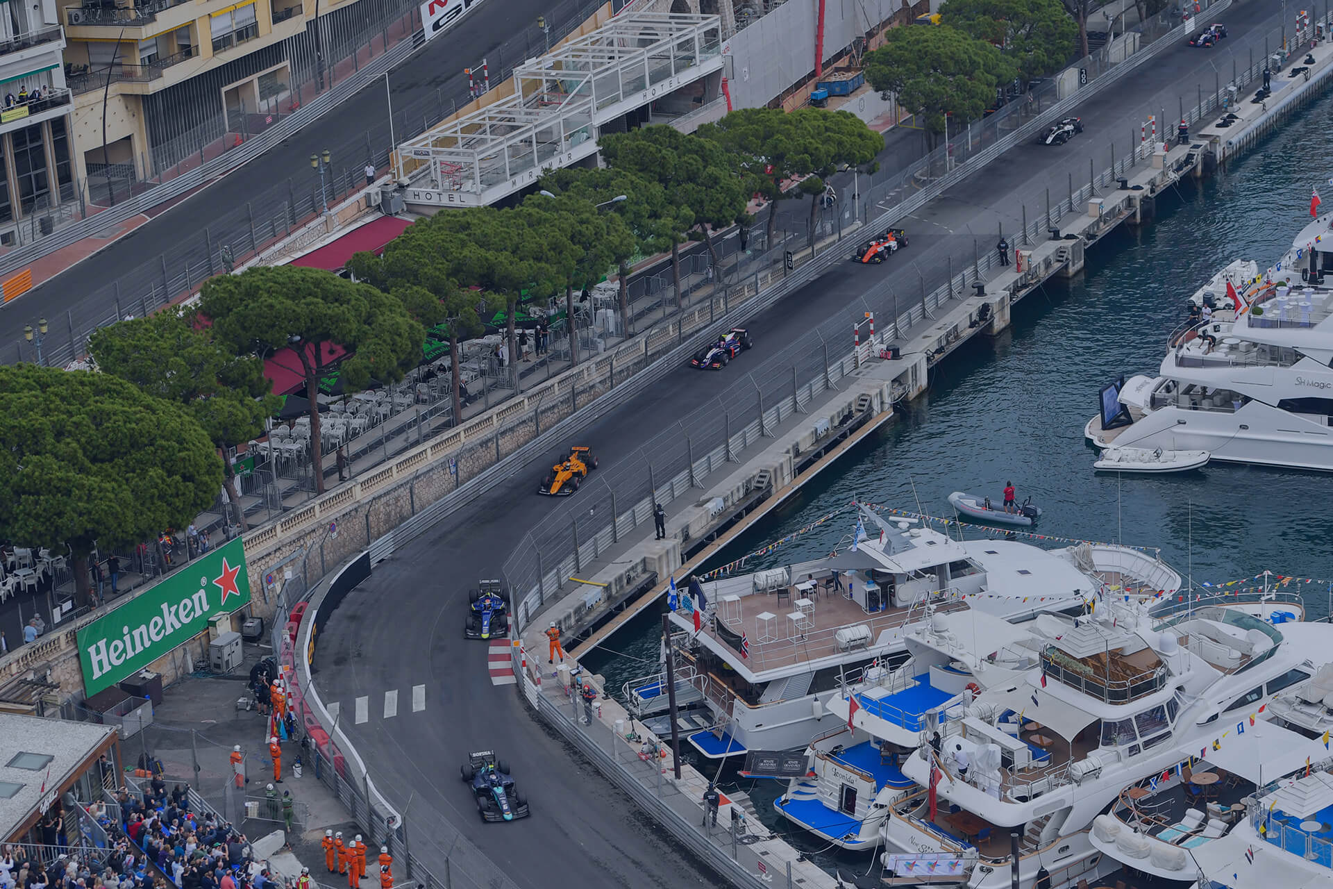 Accès au monde des Grands Prix